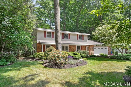245 Greenwood Ave, Holland, MI, 49424-2675 | Card Image