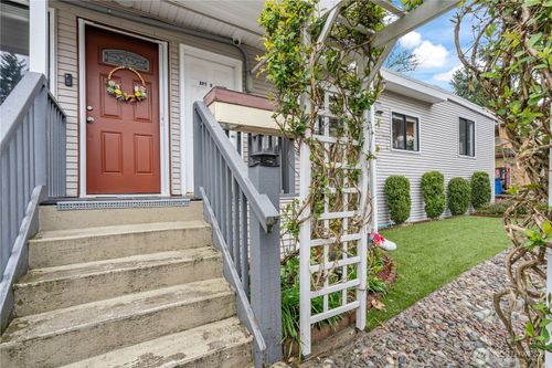13324 30th Ave Ne, Seattle, WA, 98125-4408 | Card Image