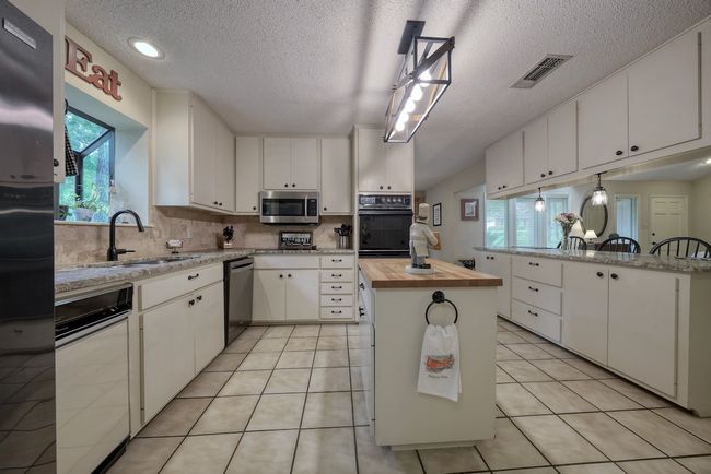 1649 Morningside Trl, House other with 3 bedrooms, 2 bathrooms and null parking in Hideaway TX | Image 21