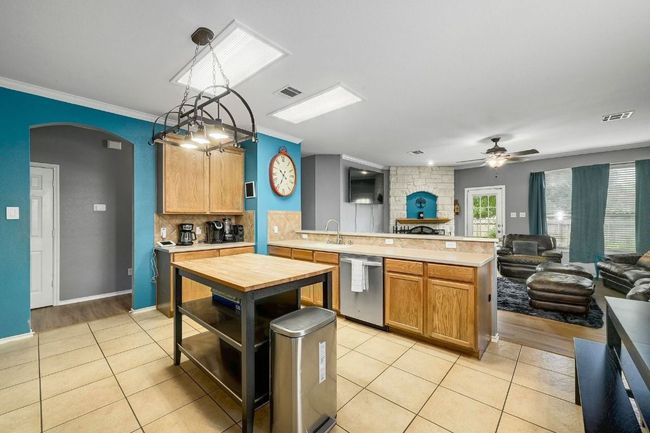 118 Floating Leaf Dr, House other with 7 bedrooms, 4 bathrooms and 4 parking in Hutto TX | Image 10