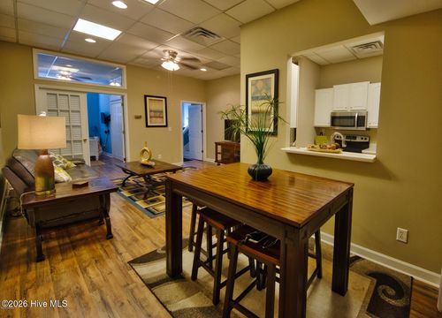 apt-2-30 N Front St, Wilmington, NC, 28401-4897 | Card Image