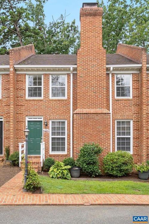 2752 Hydraulic Rd, Charlottesville, VA, 22901-8915 | Card Image