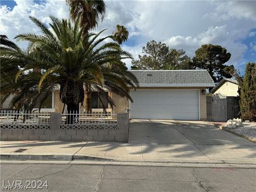 6450 Hummingbird Ln, Las Vegas, NV, 89103-1112 | Card Image
