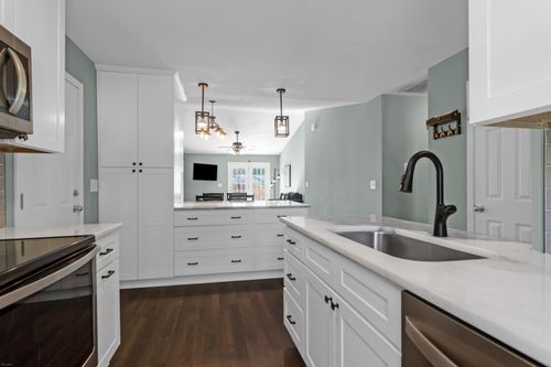 329 Reagan Dr, Summerville, SC, 29486-8059 | Card Image