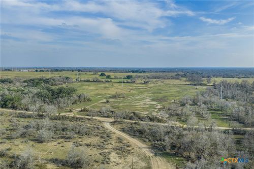 1144 Tree Top Ln, Luling, TX, 78648 | Card Image