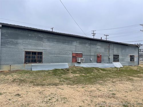 37 W Beech St, Durant, OK, 74701-4311 | Card Image