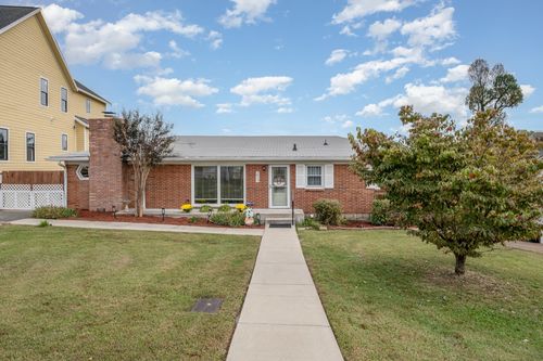 211 Perlen Dr, Nashville, TN, 37206-1551 | Card Image