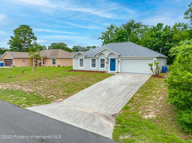 2424 Keeport Dr, House other with 3 bedrooms, 2 bathrooms and null parking in Spring Hill FL | Image 4