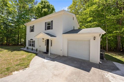 6156 Brinkley Park Dr, Belews Creek, NC, 27009-9738 | Card Image