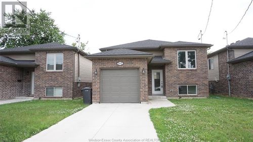 905 Marion Ave, Windsor, ON, N9A2J1 | Card Image