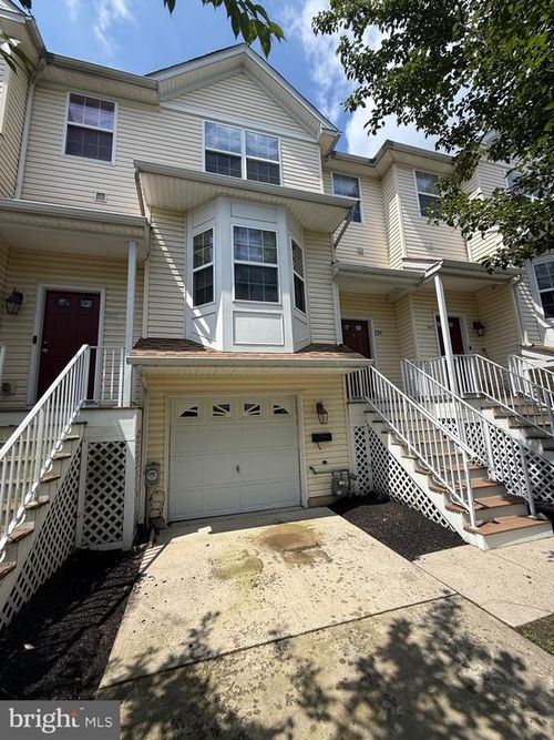 204 Jones St, Burlington, NJ, 08016-1941 | Card Image