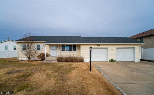 3124 Veeder Ave, Toms River, NJ, 08753-4646 | Card Image