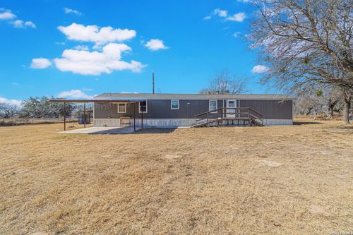 18065 County Road 163, Elmendorf, TX, 78112-5612 | Card Image
