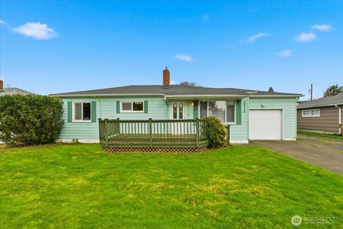 2938 Maple St, Longview, WA, 98632-3555 | Card Image