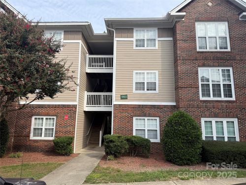 apt-c-9811 Campus Walk Ln, Charlotte, NC, 28262-1911 | Card Image