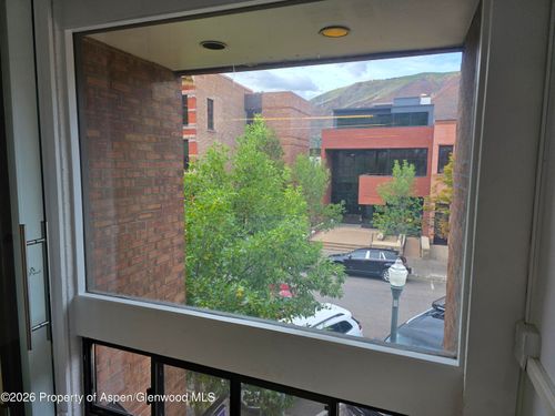 205-501 E Hyman Ave, Aspen, CO, 81611-1921 | Card Image