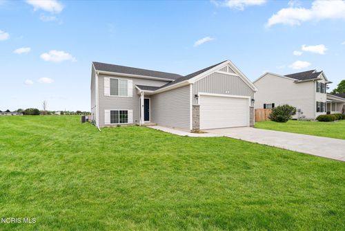 366 Douglas Dr, Liberty Center, OH, 43532-9218 | Card Image