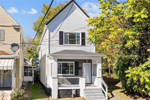 121 Woodland Ave, Washington, PA, 15301-2028 | Card Image