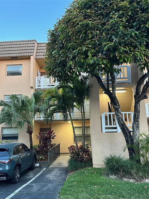 apt-301-9201 Sunrise Lakes Blvd, Sunrise, FL, 33322-1370 | Card Image