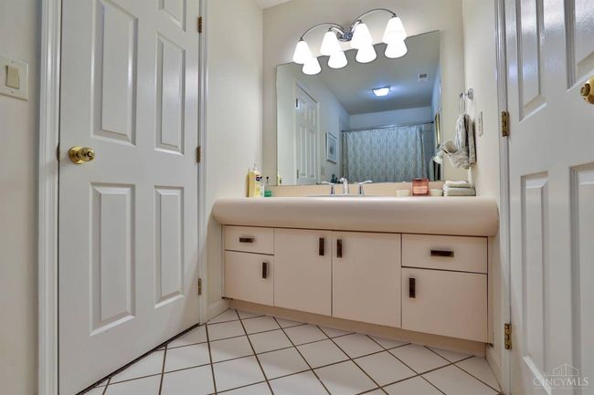9396 Kemper Grove Ln, House other with 4 bedrooms, 4 bathrooms and null parking in Symmes Twp OH | Image 27