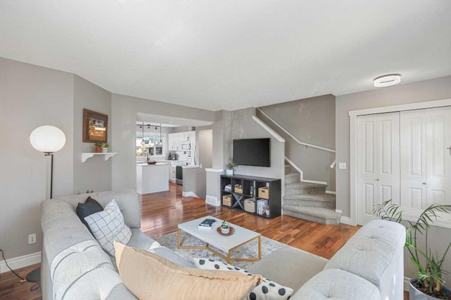 315 Elgin Place Se, Home with 2 bedrooms, 2 bathrooms and 2 parking in Calgary AB | Image 4