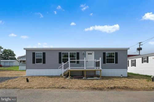11 King Ln, SCHUYLKILL HAVEN, PA, 17972-9711 | Card Image