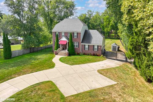 2770 Hickory Lawn Rd, Rochester Hills, MI, 48307-4416 | Card Image