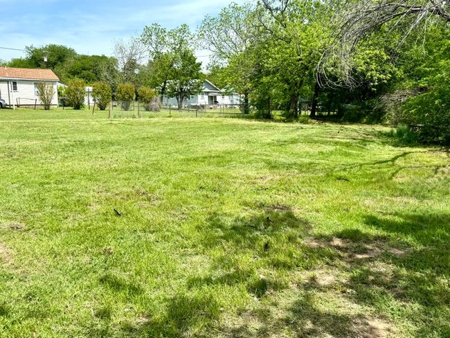 205 W Houston St, Home with 0 bedrooms, 0 bathrooms and null parking in Bowie TX | Image 10