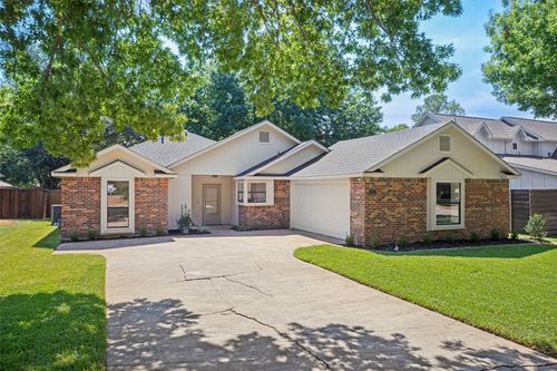 2237 Oak Bluff Dr, Flower Mound, TX, 75028-1924 | Card Image