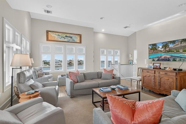 Third floor living | Image 5