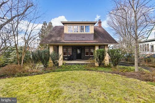 136 N Irving Street, ARLINGTON, VA, 22201 | Card Image