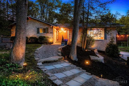 8200 Hopper Rd, Cincinnati, OH, 45255 | Card Image