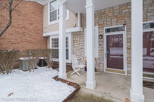 56234 Troon N, Shelby Township, MI, 48316-5052 | Card Image