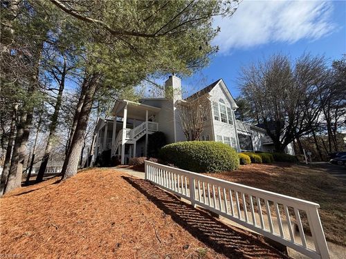 671 Balfour Rd, Winston Salem, NC, 27104-3055 | Card Image