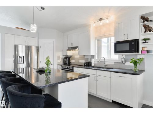 417 Hollick Kenyon Rd Nw, Edmonton, AB, T5Y2T9 | Card Image