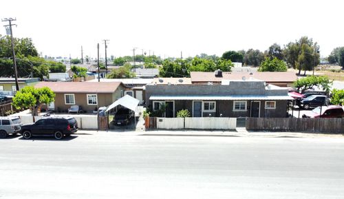608 7th Ave, Delano, CA, 93215-2733 | Card Image
