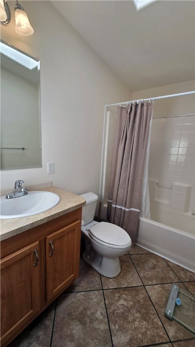 Bathroom | Image 17