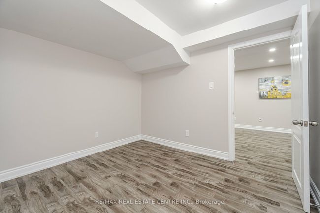 1016 Mccuaig Dr, House other with 4 bedrooms, 4 bathrooms and 2 parking in Milton ON | Image 43