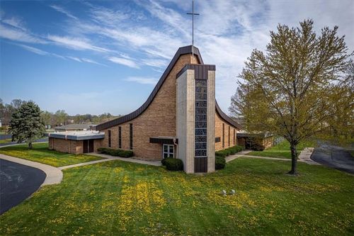 17200 E 39th St S, INDEPENDENCE, MO, 64055-3832 | Card Image