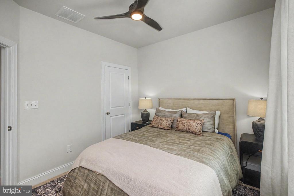 Residential Lease in NEWTOWN SQUARE 4