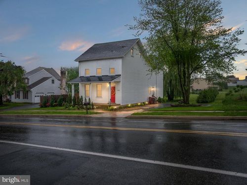 1942 Schadt Ave, WHITEHALL, PA, 18052-3752 | Card Image