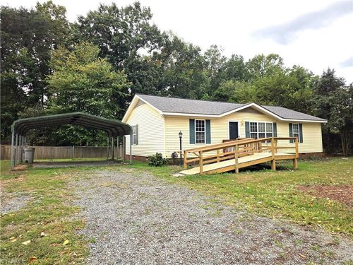 1025 Cyndi Jo Ln, King, NC, 27021-8343 | Card Image