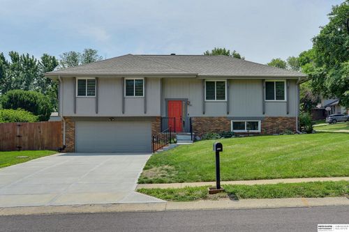 901 Claudine Ave, Papillion, NE, 68046-2935 | Card Image