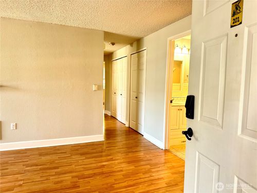 201-10824 Se 170th St, Renton, WA, 98055-5921 | Card Image