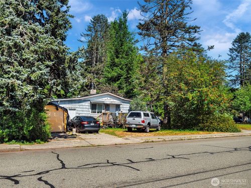 332 E 2nd St, North Bend, WA, 98045-9152 | Card Image