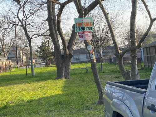 1208 E 34th St, Houston, TX, 77022-5214 | Card Image