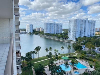 1404 - 18151 Ne 31st Ct, Condo with 2 bedrooms, 2 bathrooms and null parking in Aventura FL | Image 3