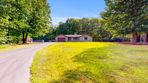 5 Acorn Ln, Lewiston, ME, 04240-2326 | Card Image