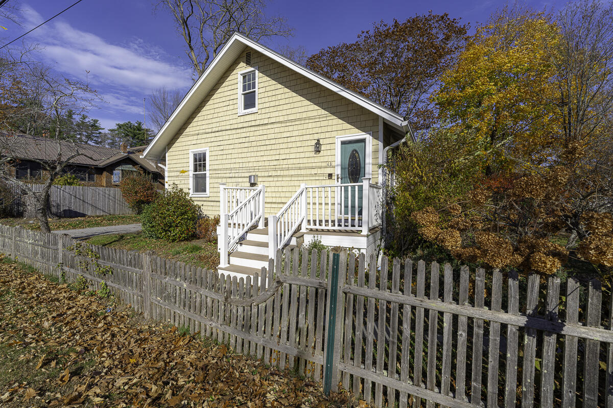 Froswick Ave, South Portland, ME 04106