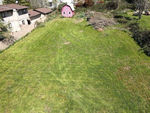 2060 Ne Fairview Ave, Grants Pass, OR, 97526-3822 | Card Image